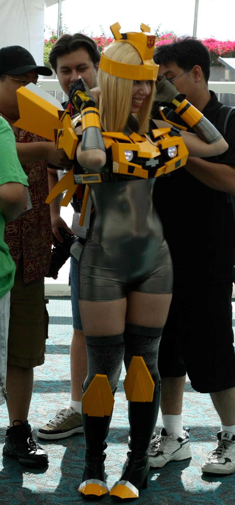 Illustration for article titled Comic-Con Bumblebee: The Coolest Car Costume Ever!
